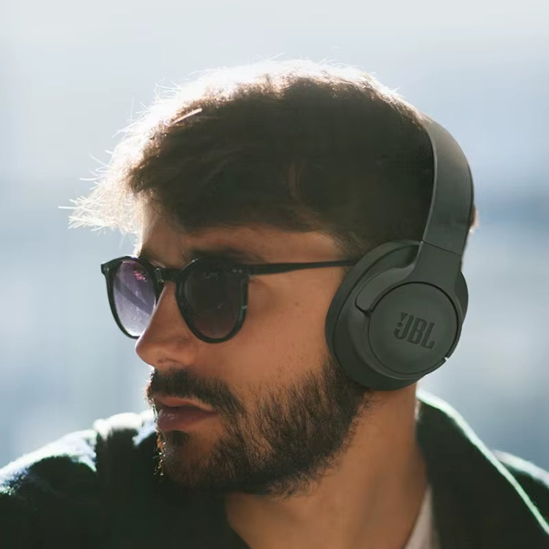 BassWave Pro – Wireless Over-Ear Bluetooth Headphones with Deep Bass